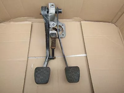 1 Mercedes W124 190 BRAKE CLUTCH PEDALS MANUAL TRANSMISSION • $100