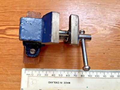 £10 • Buy Pre-owned Small Jewellers, Gunsmith, Silversmith, Watchmaker Bench Vice