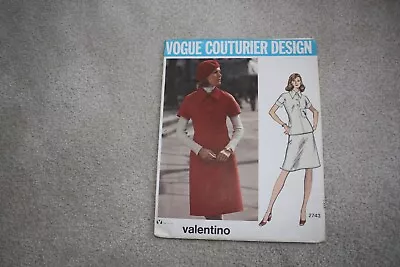 Vintage Vogue Couturier Design Valentino 2743 Uncut Size 10 • $25