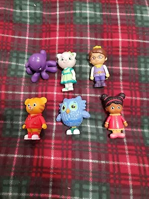 Lot Of (6) DANIEL TIGER’S NEIGHBORHOOD FIGURE 2.5 PLASTIC TOYS • $14.99