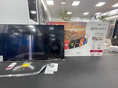 LG Smart TV 65UF850V 65  3D 2160p UHD LED TV - Spares Or Repairs - Damaged TV • £245