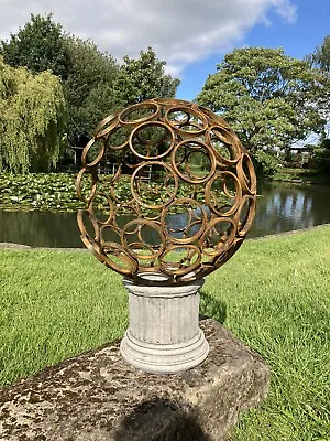 🇬🇧 Metal Rusty Garden Modern Art Decorative Open Sphere Ornament Ball & Plinth • £198