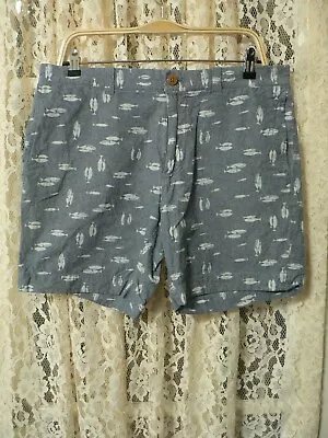 ##J CREW READE MEN SIZE 34 (35x7) GRAY W/WHITE FISH PRINT SHORTS-MID RISE-COTTON • $10