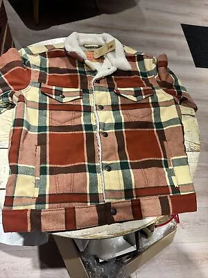 New Levis Size Medium Mens Sherpa Trucker Jacket  $129 Plaid • $59.99