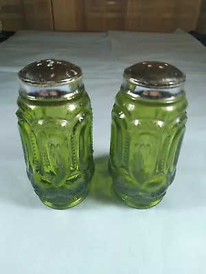 L E Smith Green Glass Moon And Stars Salt And Pepper Shakers • $29.95