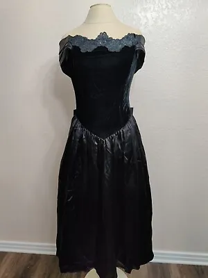 Scott McClintock Vintage Formal Gown Black Velvet And Taffeta Size 10 • $33.75