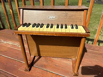 Vintage 1950s JAYMAR Childrens 30 Key Mini Wood Piano PAT. 2.641.135 Working USA • $99.99