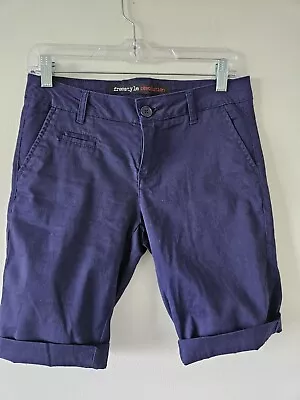 Freestyle Revolution Bermuda Shorts Navy Blue Cotton/spandex Size 3  NWOT • $13.90