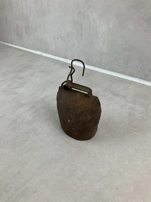 Cloche à Vache Vintage En Métal Avec Bracelet Cuir - Décor Rustique Ou Bijou Original