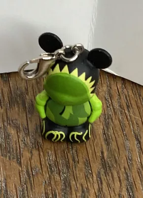 Disney 1.5  Vinylmation Jr JUNIOR Series 1 Key Chain Clip Charm VENUS FLY TRAP • $9.88