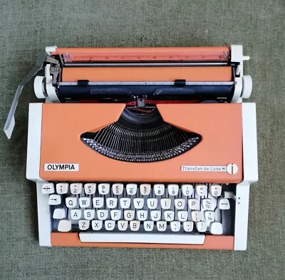 Vintage Olympia Traveller De Luxe S Typewriter With Case Cursive Type Face.  • £175