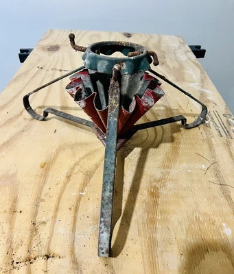 $1 • Buy Vintage 1950’s Christmas Tree Stand Fluted Red Green Metal S&B Mfg. Co Milwaukee