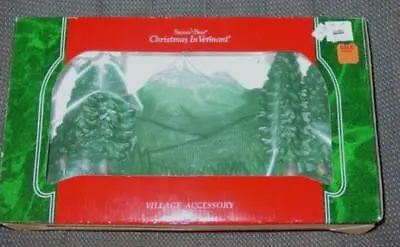 Vintage 1994 SANTA’S BEST CHRISTMAS IN VERMONT Mountain & Trees Village Backdrop • $19.99