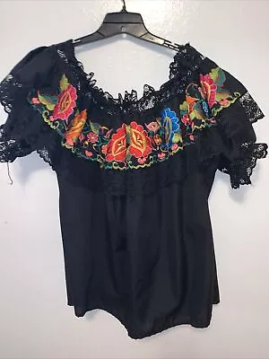 Mexican Blouse Black Embroidery Large Bust 38/40. Cinco De Mayo Coming Up ❗️ • $5