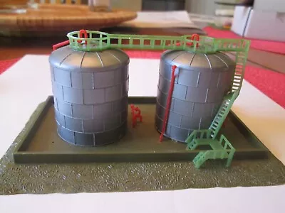 N Scale Detailed Oil Field/Chemical Processing/Storage Tank Facility !!! • $21.99