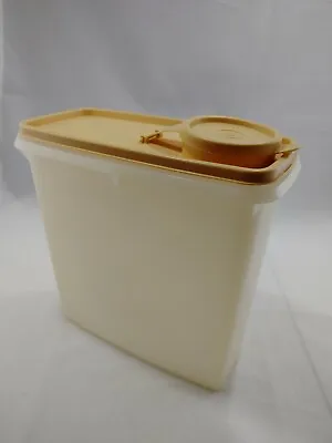 Vintage Tupperware Container Cereal Keepers #469-15 With Tan Lid #471-10 • $11.18