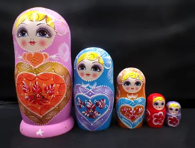 Vintage Russian Nesting Babushka Matryoshka Wooden  Hand Painted Dolls Set • $21.95