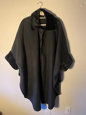 Vintage Amanda Smith Black Poncho One Size Fleece Cape Coat • $44.99