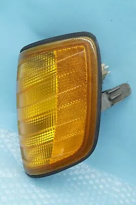 ✅ 1986-93 Mercedes W124 Driver Left Side Front Turn Signal Light Lamp OEM • $32