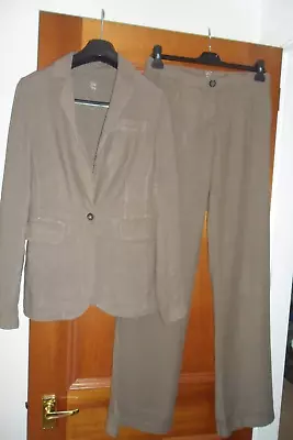 Beautiful Designer Linen Suit By 120 Lino Size 10 Cost 495.00 Vgc • £16