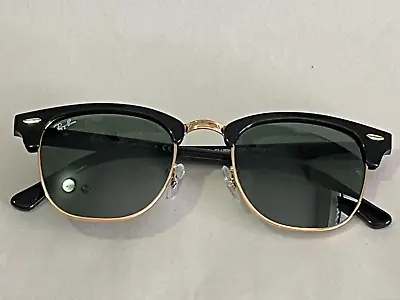 Pre-Owned Ray Ban RB3016 W0365 Clubmaster Classic Black Frame/Green Classic G-15 • $52.88