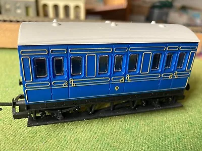 Hornby R212 4 Wheel Coach Blue W/yellow Lining Like Caledonian Coaches OO Scale • £12.99