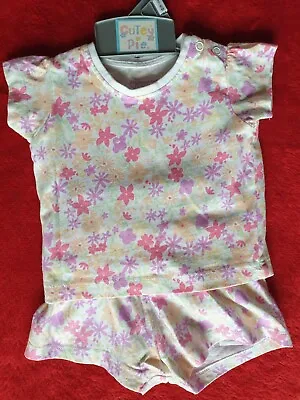 Baby Girls Top And Shorts Size 0-3 Brand Primark Excellent Condition • £1.49