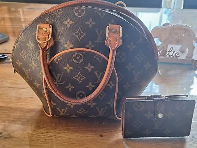 Louis Vuitton Ellipse Bag And Purse  • £650