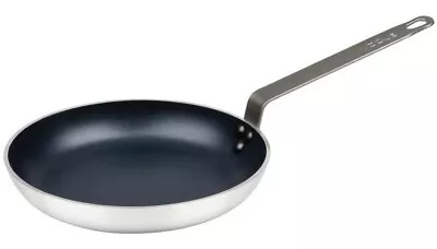 £36.95 • Buy Vogue Heavy Duty Non Stick Frying Pan Professional Catering 32cm