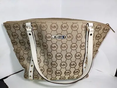 Michael Kors Large Messenger Bag Women's Bag 11x9.5 Lots Of Pockets Gently Used • $85