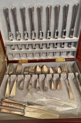 $199.97 • Buy Vintage 1920's ONEIDA Community  Plate Art Deco Deauville  Silverware 69 Pc