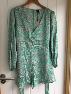£14.99 • Buy River Island Silver Green Jumpsuit Size 16