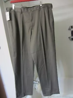 NWT Men's Dress Pants Dockers Size 38W 34L Khaki Color RETAIL 58.00 • $12.99
