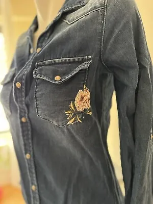 Zara Basic Womens Size XS Embroidered Denim Jean Button Down Shirt Blouse Top • $7