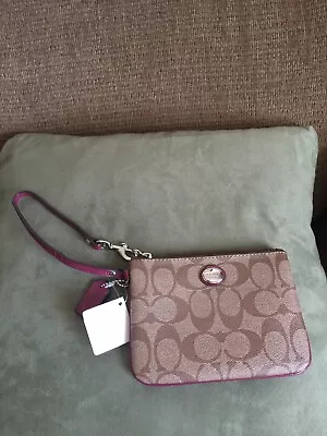 Coach Peyton Signature  Small Wrislet Wallet Khaki/Merlot • $28