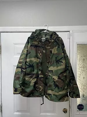 US Military Cold Weather Woodland Camouflage Parka 8415-01-228-1319 LARGE-REG • $29.95