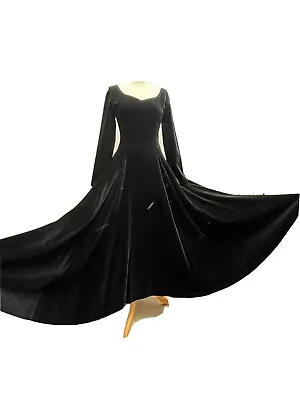£150 • Buy Vintage Laura Ashley Edwardian Black Velvet Dress Size 10.