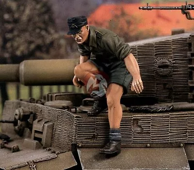 Verlinden 1/35 German Panzer Officer Jumping Off Tank WWII [Resin Figure] 1495 • $12.71