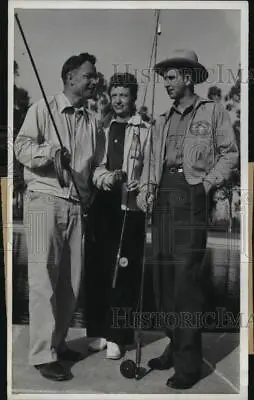 1945 Press Photo Dick Miller Mildred Wolfe Bob Davis-Casting Tourney Winners • $19.99