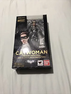 (MINOR DAMAGE) Bandai S.H. Figuarts THE DARK KNIGHT RISES Catwoman Action Figure • £60