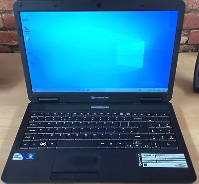 Packard Bell Easynote TH Laptop For Spares Repair Or Windows Activation • £26.99