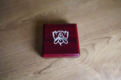$20000 • Buy League Of Legends (LoL) Worlds 2017 Participant Ashe Medal EXTREMELY RARE ITEM