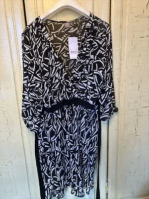 Ladies Tu Dress / Long Tunic Size 22 NWT • £4