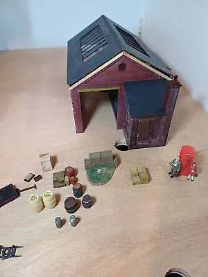 O Gauge Goods Shed And Platform Items • £0.99