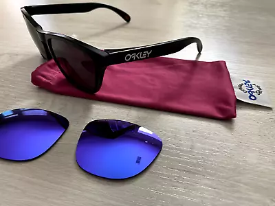 Oakley Frogskins Sunglasses - Gloss Black - Dark Smoke Lenses • $70