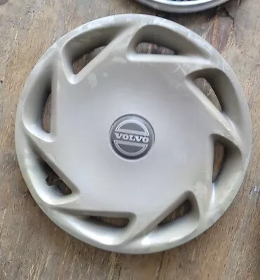 Used Volvo 850 70 90 Series (1995-2000) Hubcap 15  OEM 68197078 • $35