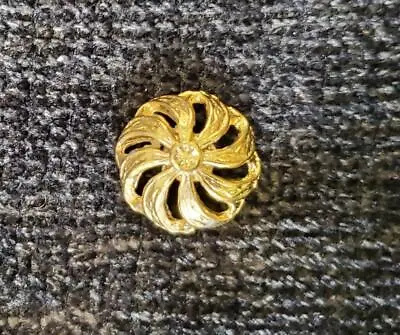 GOLD METAL PINWHEEL FLOWER SHANK BACK VINTAGE BUTTONS 30L - 3/4  - 19mm (B22) • $2.75