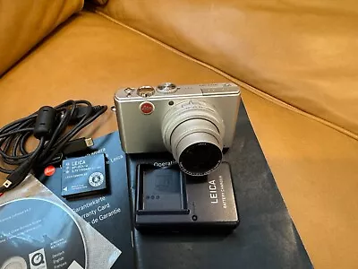 Leica D-Lux 2 Compact Camera Silver Tested & Working! Original Battery & Charger • $249