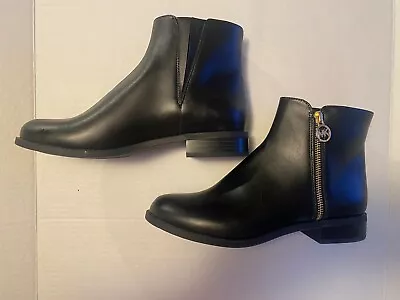 Michael Kors Black And Gold Ankle Boots 7.5 • $15