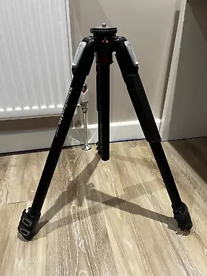 Manfrotto 055 Aluminum Tripod • £50